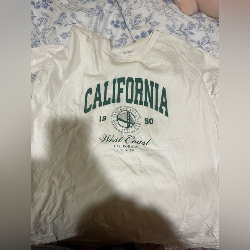 Old Navy White California Graphic Tee